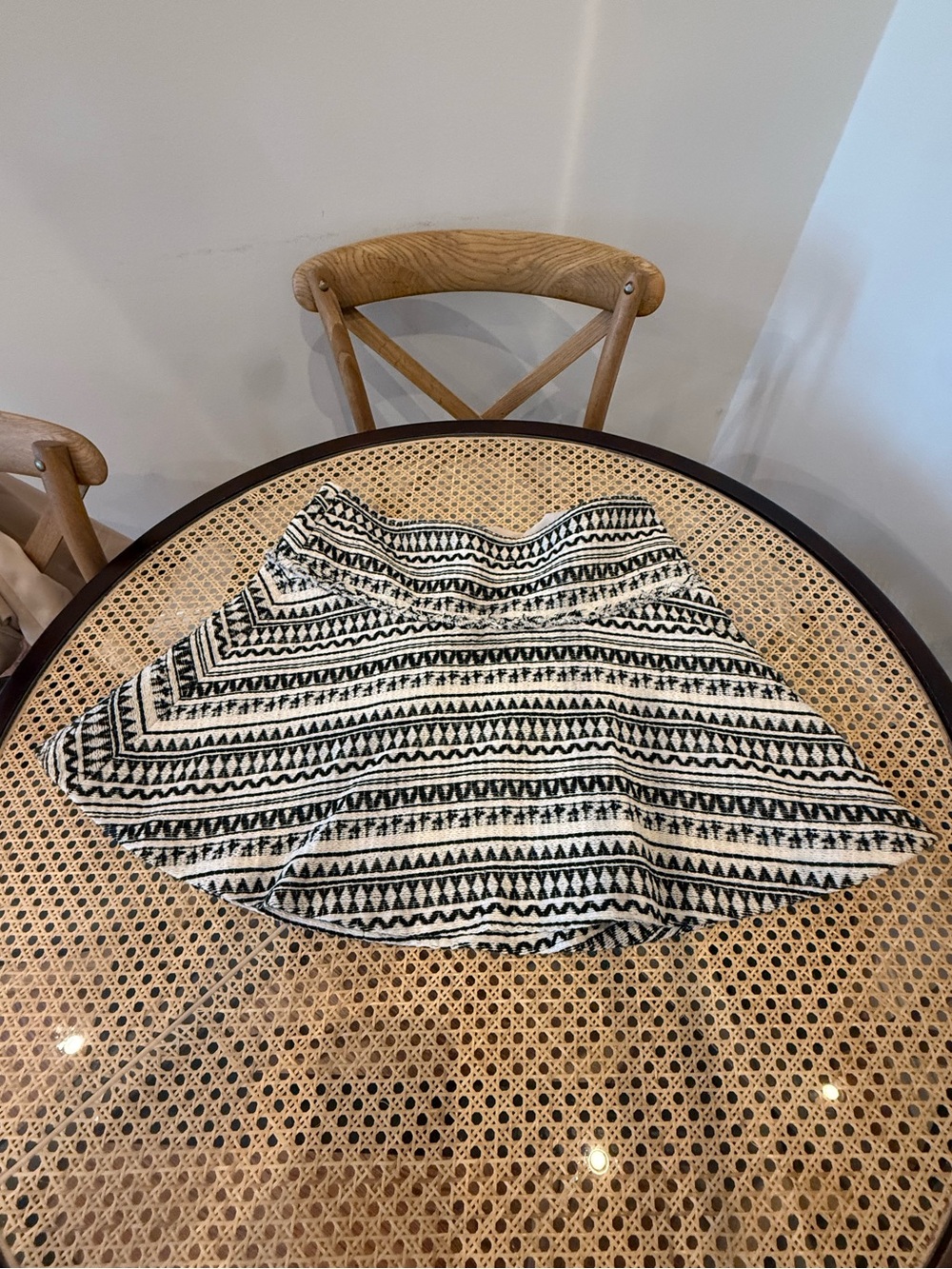 Banana Republic black and white skirt flare woven Aztec size 12